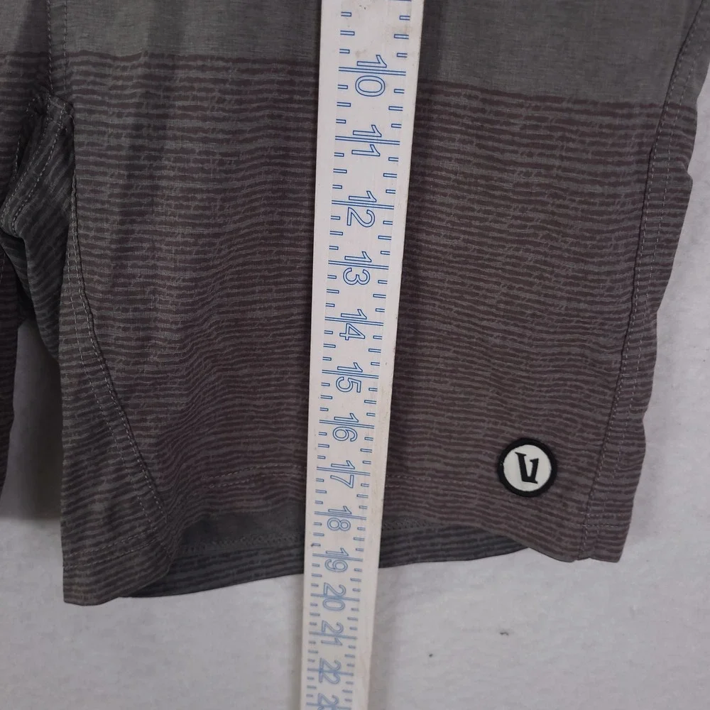 Vuori Board Shorts Mens Large Gray Burgundy Striped Hybrid Swim Trunks